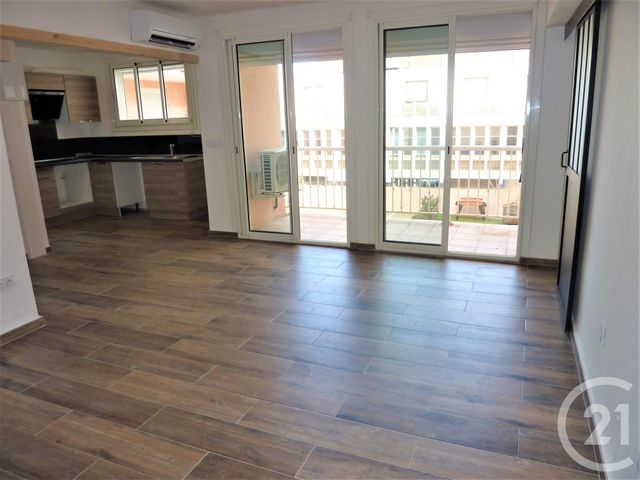 Appartement F2 à louer - 2 pièces - 49.4 m2 - SETE - 34 - LANGUEDOC-ROUSSILLON - Century 21 Alizés - Puig Immobilier